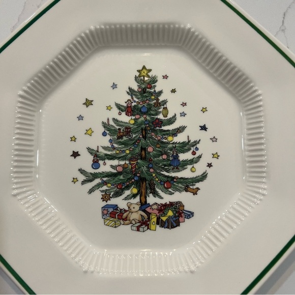 Nikko Christmastime Dinner Plate Octagonal 10 Inch Christmas Tree Made i… - Picture 2 of 7